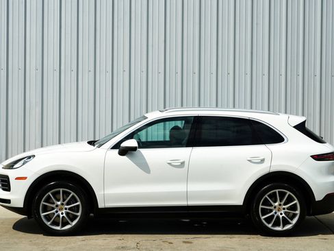 Used 2022 Porsche Cayenne AWD/4WD image 9