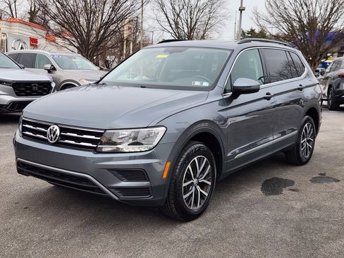Used 2020 Volkswagen Tiguan SE image 2