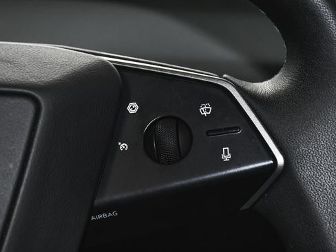 Used 2025 Tesla Cybertruck AWD Crew Cab image 39