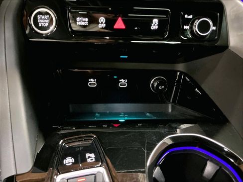 Certified 2025 Audi Q5 Prestige image 34