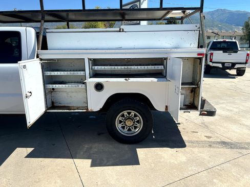 Used 2005 Chevrolet Silverado 3500 4x4 Extended Cab w/ Snow Plow Prep Package image 21