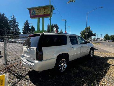 Used 2012 GMC Yukon XL Denali AWD/4WD image 3