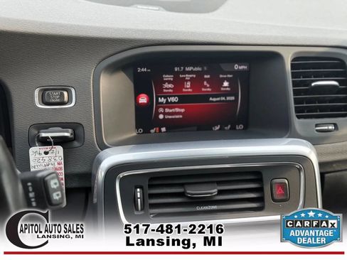 Used 2017 Volvo V60 T5 Cross Country Platinum w/ Climate Package image 18