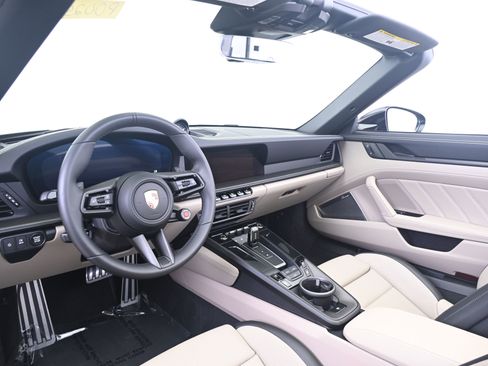 Certified 2025 Porsche 911 Carrera S RWD image 4