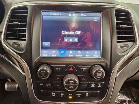 Used 2018 Jeep Grand Cherokee Overland AWD/4WD image 23
