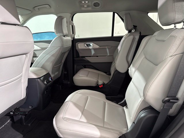 Used 2026 Ford Explorer Active w/ Active Comfort Package RWD image 14