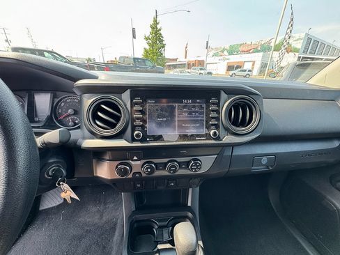 Used 2022 Toyota Tacoma SR AWD/4WD image 22
