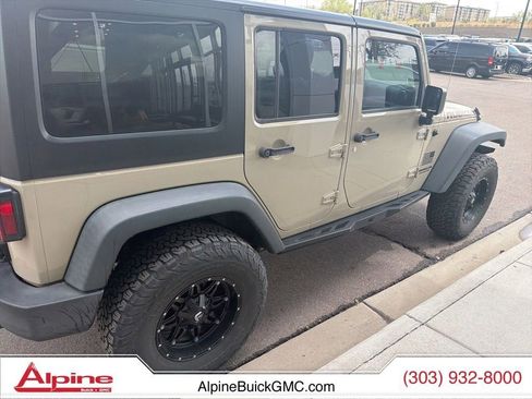 Used 2017 Jeep Wrangler Unlimited Rubicon AWD/4WD image 4