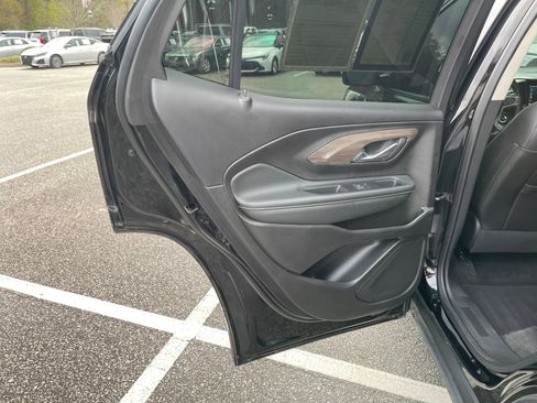 Used 2024 GMC Terrain Denali w/ Denali Premium Package image 23