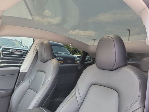 Used 2023 Tesla Model Y Long Range AWD/4WD image 7