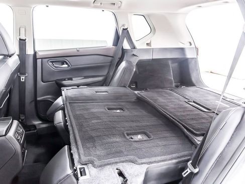 Used 2023 Nissan Rogue SL w/ SL Premium Package image 37