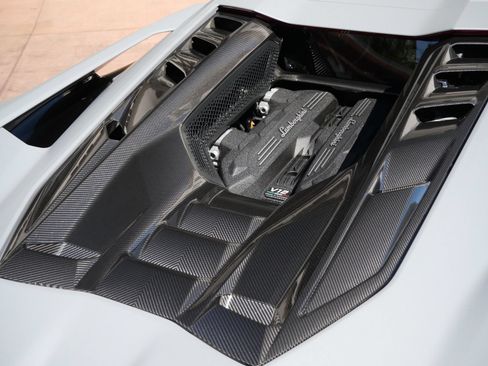 Used 2025 Lamborghini Revuelto AWD/4WD image 15