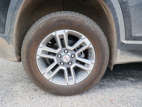 Used 2025 GMC Terrain Elevation image 13