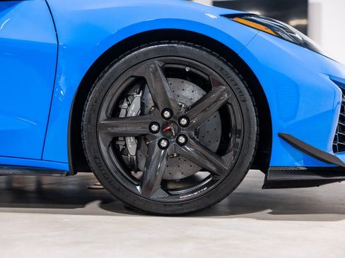 Used 2023 Chevrolet Corvette Z06 RWD image 25