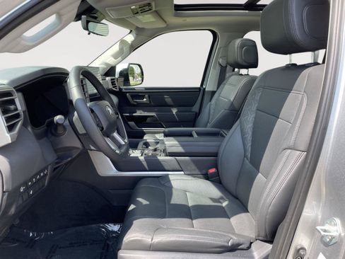Used 2024 Toyota Tundra Limited AWD/4WD image 19