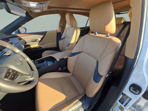 Used 2024 Lexus ES 350 w/ Premium Package FWD image 15