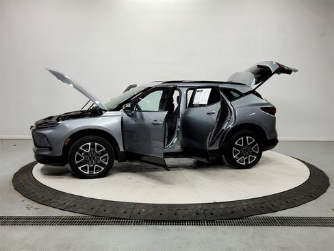 Used 2025 Chevrolet Blazer RS image 12