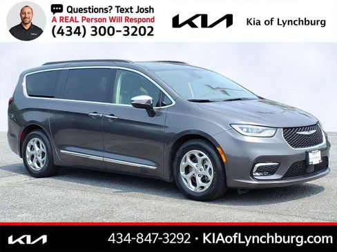 Used 2023 Chrysler Pacifica Limited FWD image 1
