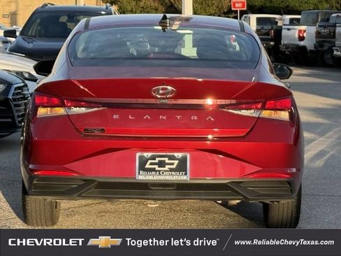 Used 2023 Hyundai Elantra SEL FWD image 7