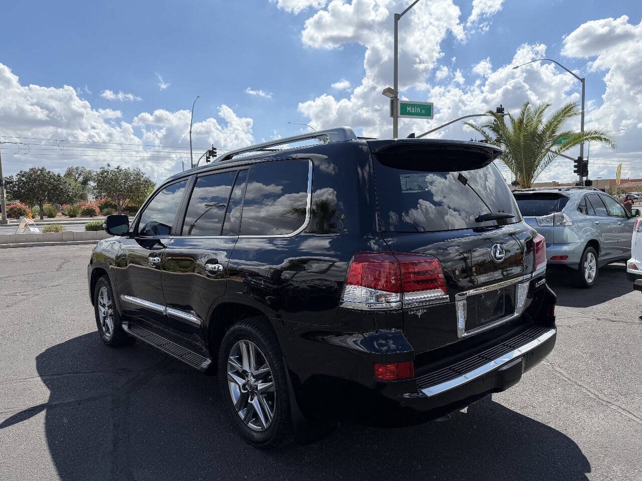 Used 2014 Lexus LX 570 4WD image 4