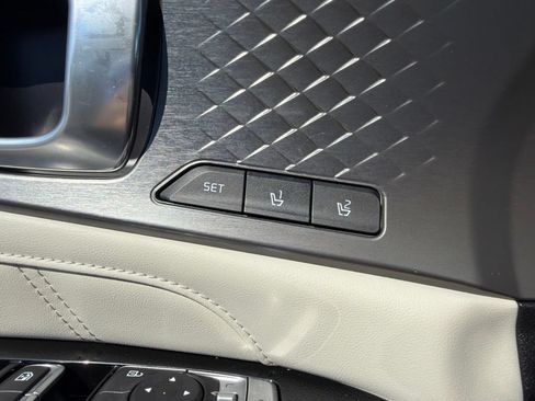 Certified 2024 Kia Sorento SX Prestige AWD/4WD image 18