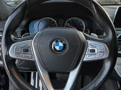 Used 2017 BMW 750i RWD image 15