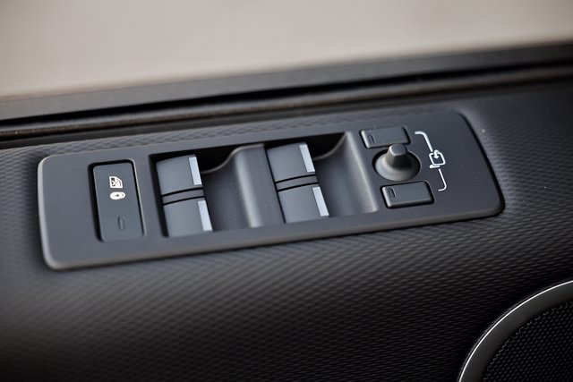 New 2026 Land Rover Discovery Limited Edition AWD/4WD image 22