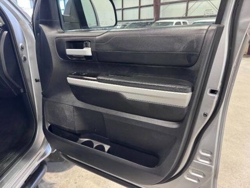 Used 2019 Toyota Tundra Limited w/ Limited Premium Package AWD/4WD image 7