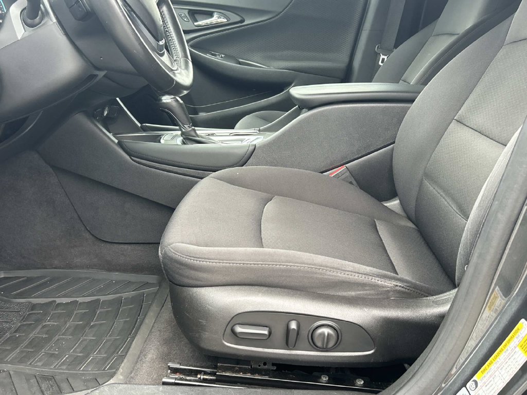 Used 2016 Chevrolet Malibu LT FWD image 16