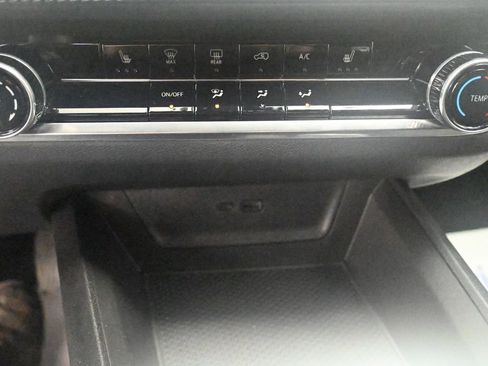 Used 2025 Chevrolet Equinox LT image 30