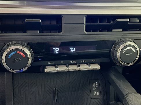 Used 2025 Toyota Tacoma TRD Off-Road image 22