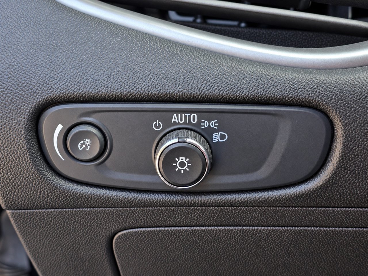 Certified 2024 Chevrolet Malibu LT FWD image 23