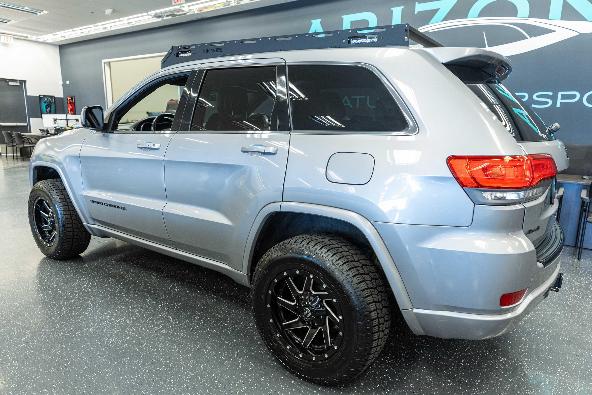 Used 2015 Jeep Grand Cherokee Altitude AWD/4WD image 8