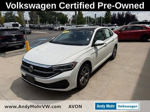 Used 2023 Volkswagen Jetta SE FWD image 3