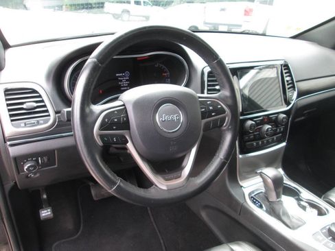 Used 2019 Jeep Grand Cherokee Limited AWD/4WD image 14