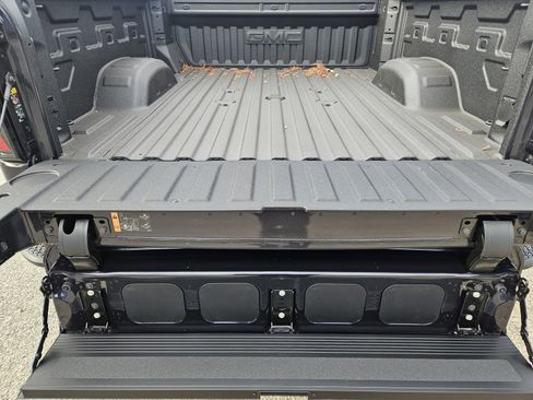 New 2026 GMC Sierra 2500 AT4 w/ AT4 Premium Plus Package AWD/4WD image 22