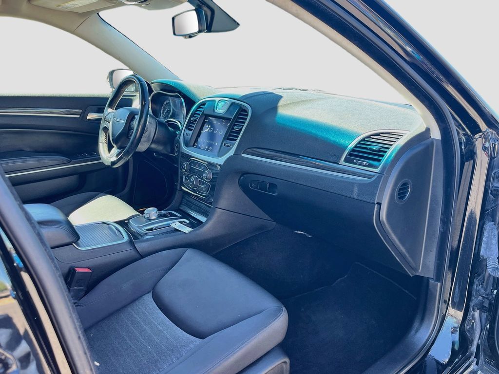 Used 2022 Chrysler 300 Touring w/ Sport Appearance Package RWD image 27