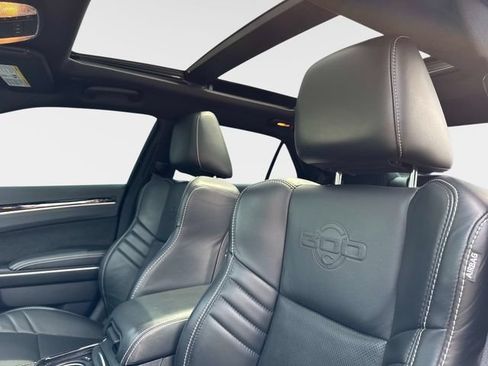 Used 2023 Chrysler 300 C RWD image 17