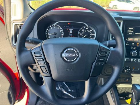 Certified 2025 Nissan Frontier SV image 20