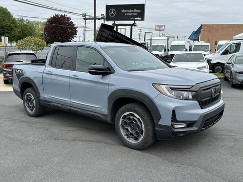 Used 2024 Honda Ridgeline Black Edition image 2