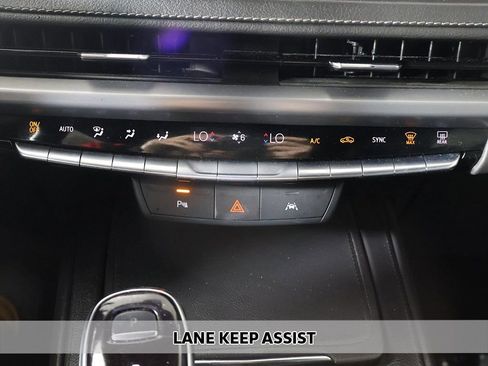 Used 2024 Cadillac XT4 Premium Luxury AWD/4WD image 3