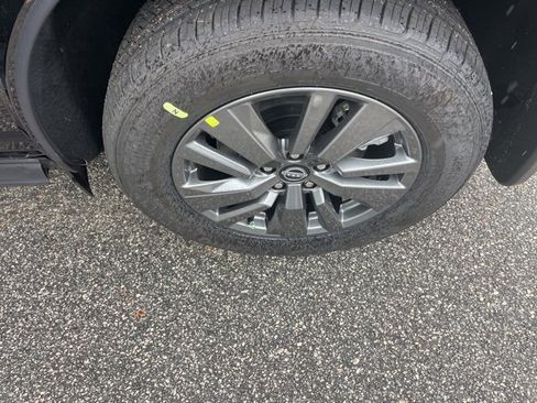 New 2025 Nissan Pathfinder SV image 29