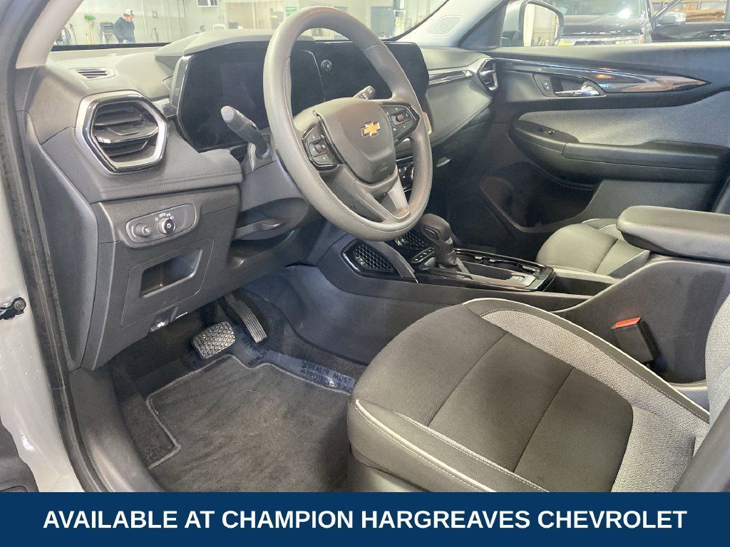 Used 2026 Chevrolet TrailBlazer LT AWD/4WD image 13