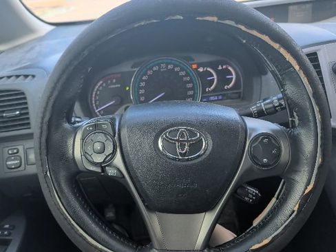 Used 2013 Toyota Venza XLE image 12