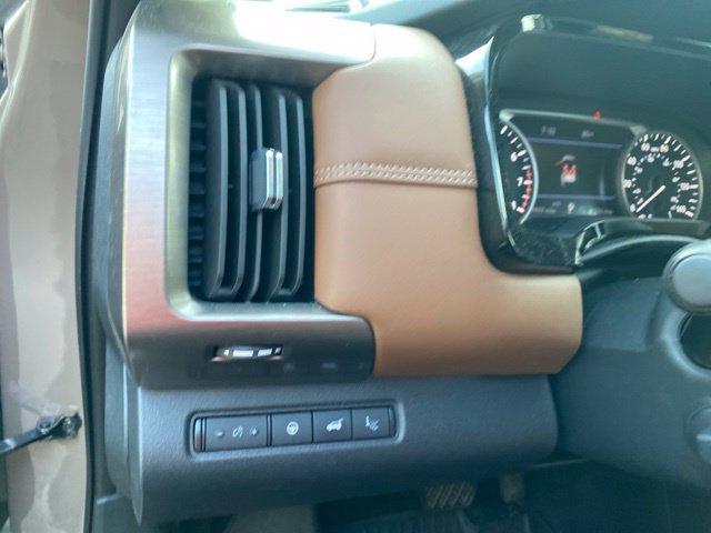 Used 2023 Nissan Pathfinder Platinum AWD/4WD image 17