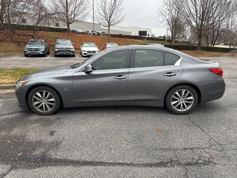 Used 2016 INFINITI Q50 3.0t Premium w/ Driver Assistance Package image 8