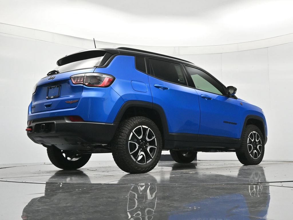 New 2026 Jeep Compass Trailhawk w/ Sun, Sound & Navigation Group AWD/4WD image 42