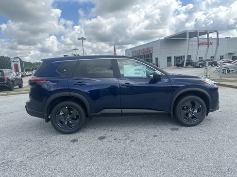 Used 2026 Nissan Rogue SV FWD image 7