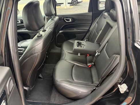 Used 2024 Jeep Compass Limited w/ High Altitude Package AWD/4WD image 11