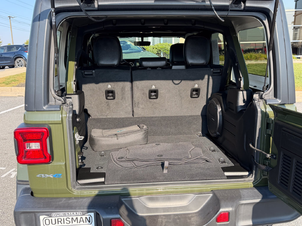 Used 2022 Jeep Wrangler Unlimited Sahara AWD/4WD image 18
